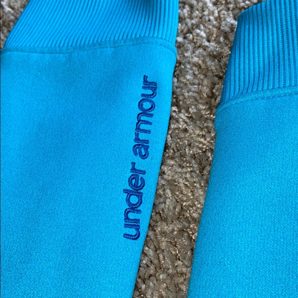 Sweatshirt - Picture 2 of 3